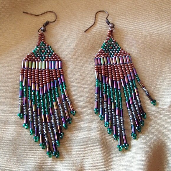 Lovely Seed Bead Dangling Sweeper Earrings Handcrafted Native American Preowned - Picture 4 of 5